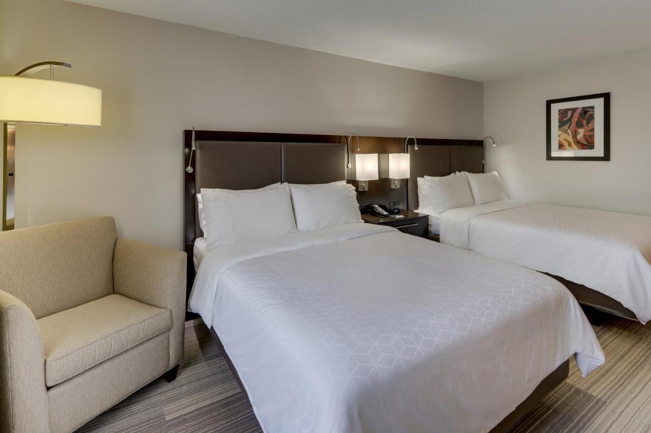 Holiday Inn Express Hotel & Suites Dayton-Centerville By Ihg Екстериор снимка