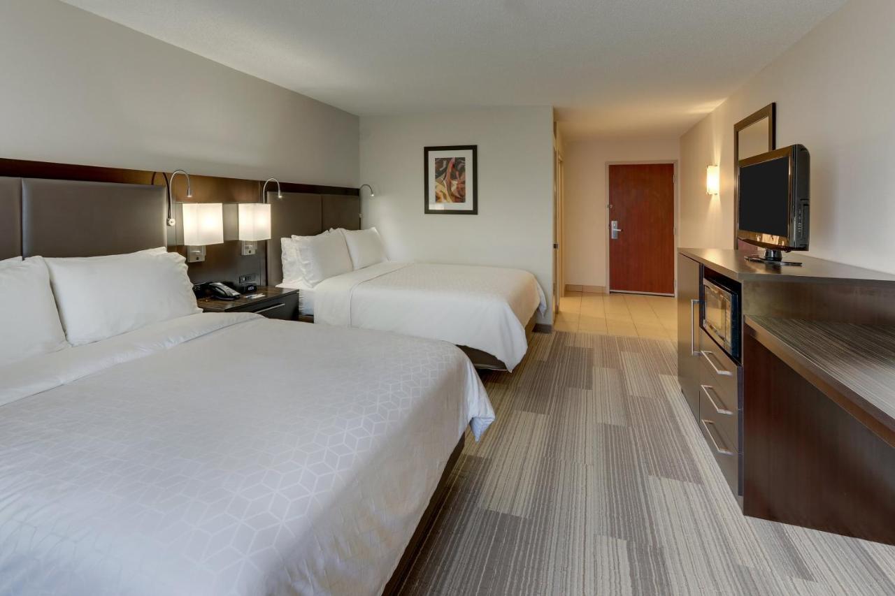 Holiday Inn Express Hotel & Suites Dayton-Centerville By Ihg Екстериор снимка