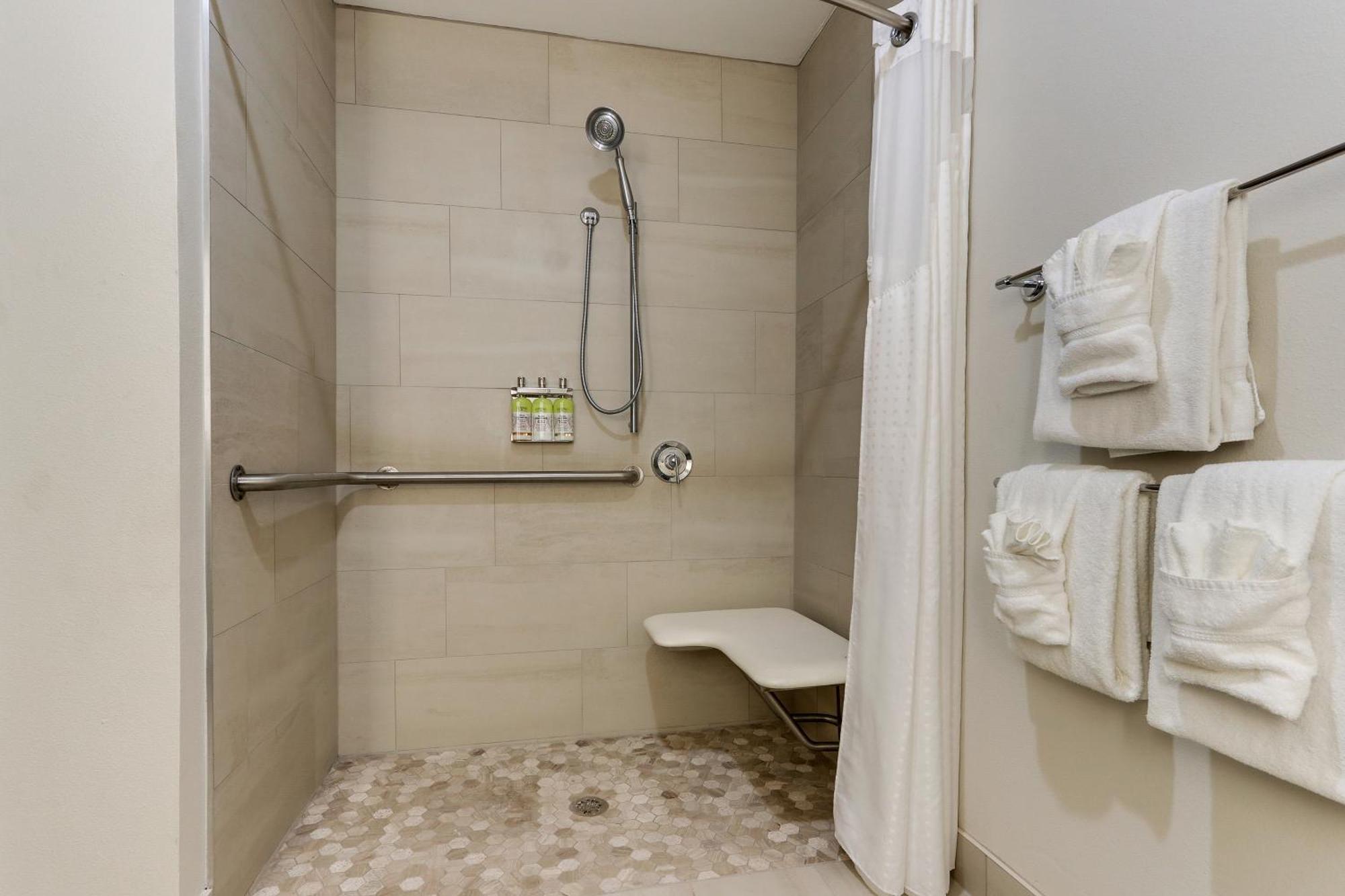 Holiday Inn Express Hotel & Suites Dayton-Centerville By Ihg Екстериор снимка