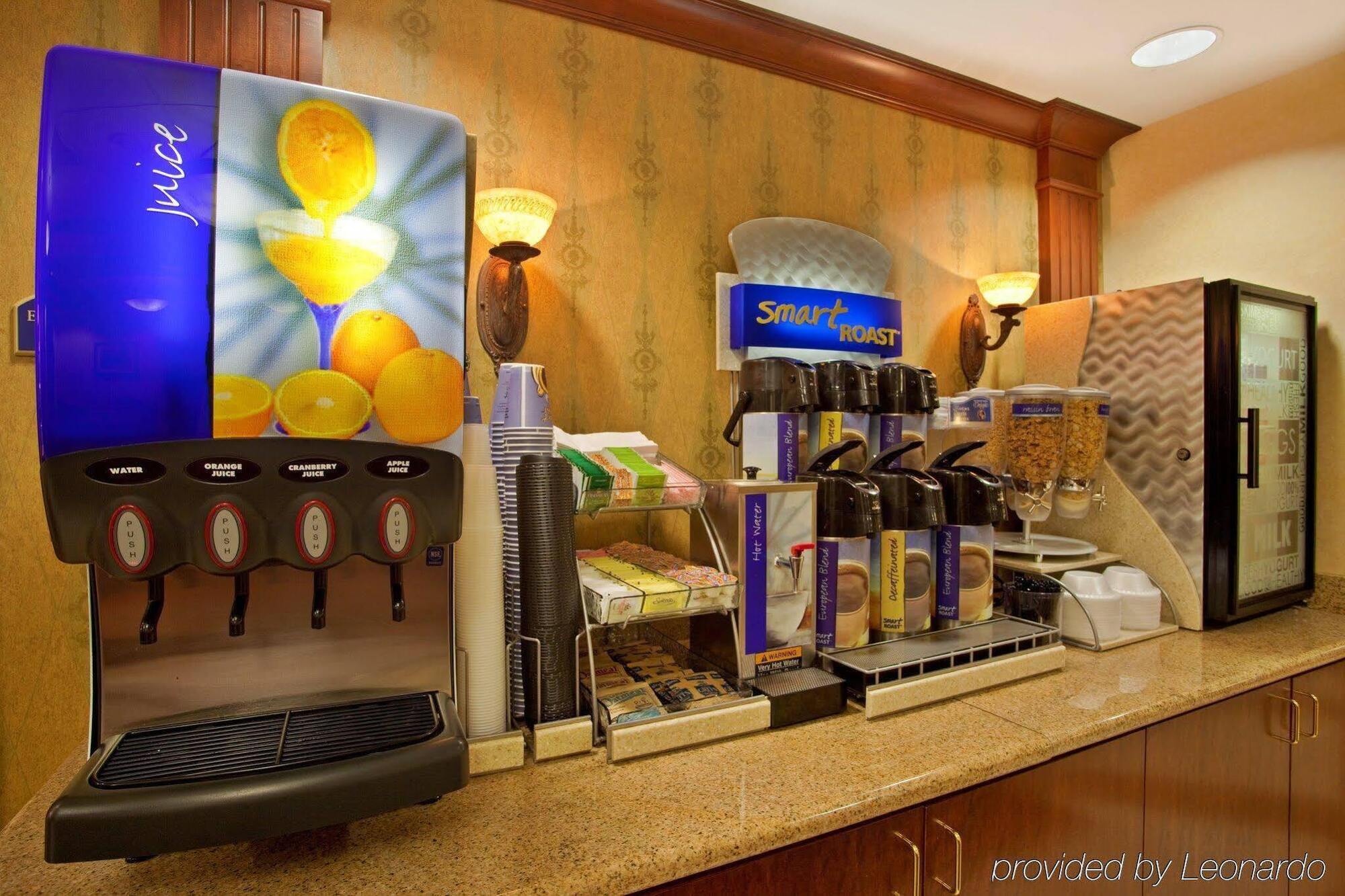 Holiday Inn Express Hotel & Suites Dayton-Centerville By Ihg Екстериор снимка